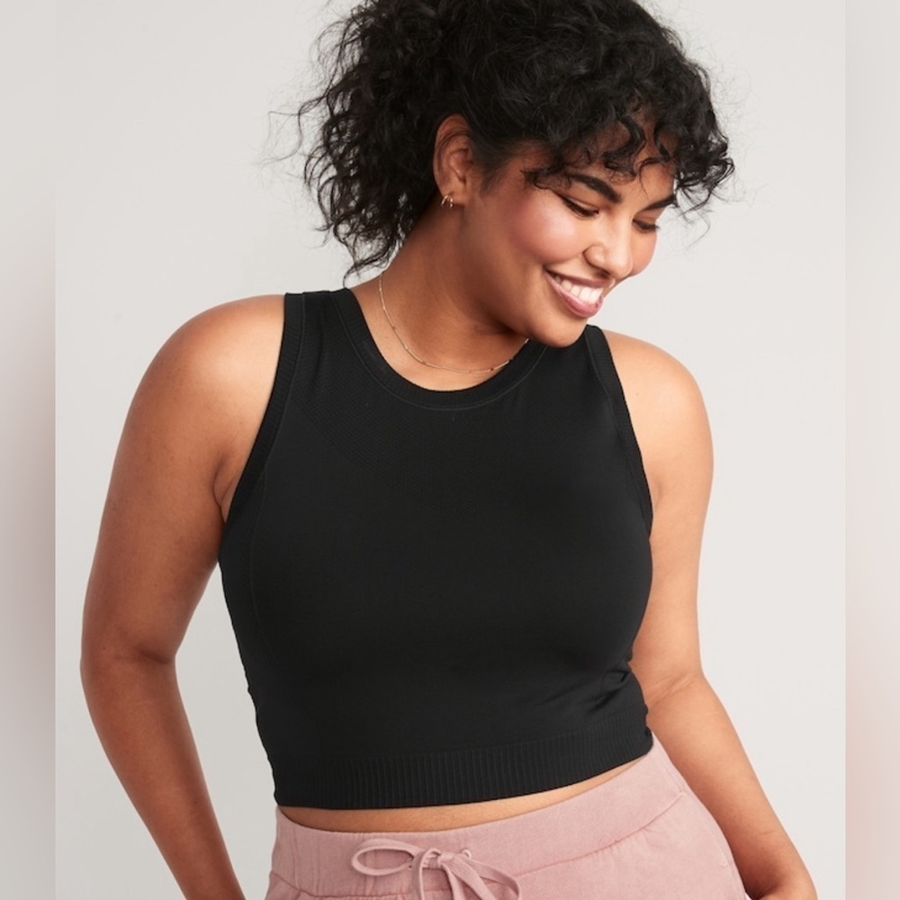 NWT! Old Navy Black Seamless Performance Racerback Tank Top  - 831471 ♦️